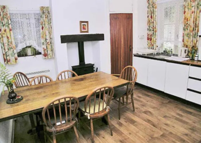 Tacker Street Cottage